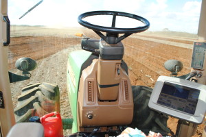 2011-02-24 GPS Agricultura Precisao Maquina Plantio Usina Guaira (12)