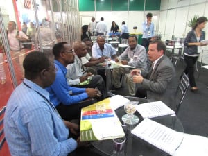 Flavio Castelar com a delegação do Sudão