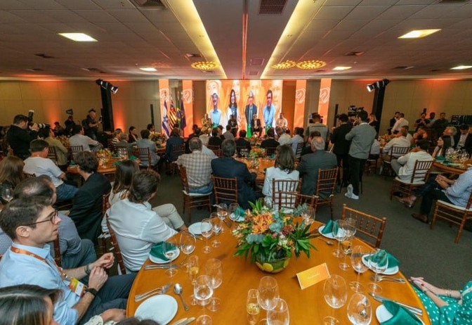 Agrotalk Show aborda geopolítica e agro na macroeconomia brasileira com líderes políticos e produtores rurais