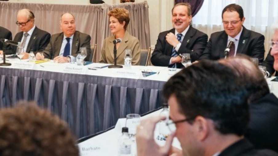 Presidenta Dilma Rousseff durante encontro com empresários brasileiros