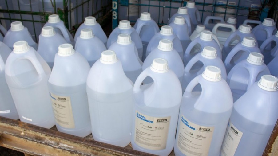 CIT/SENAI de MG produz 100 mil litros de álcool glicerinado para doação