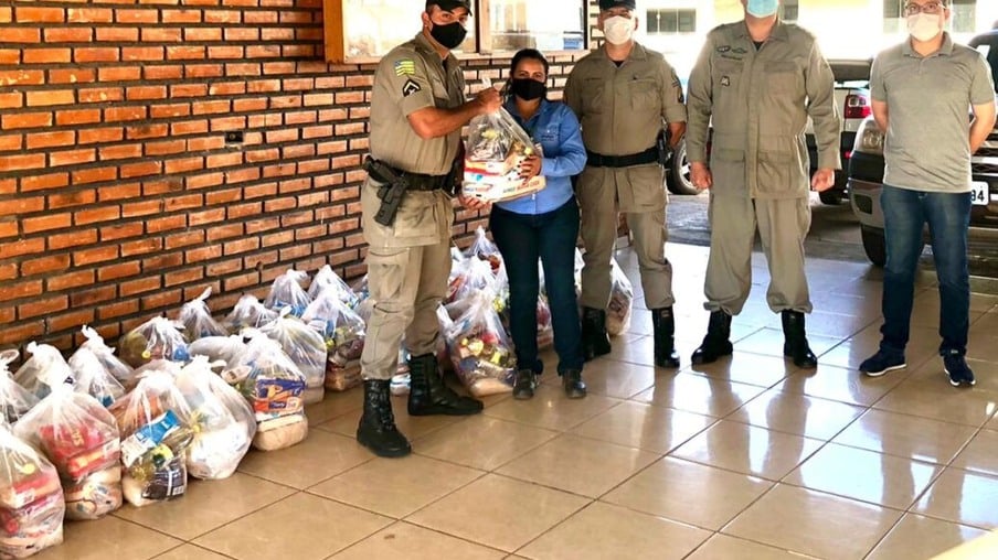 Usina Uruaçu doa 50 cestas básicas para ação da PM