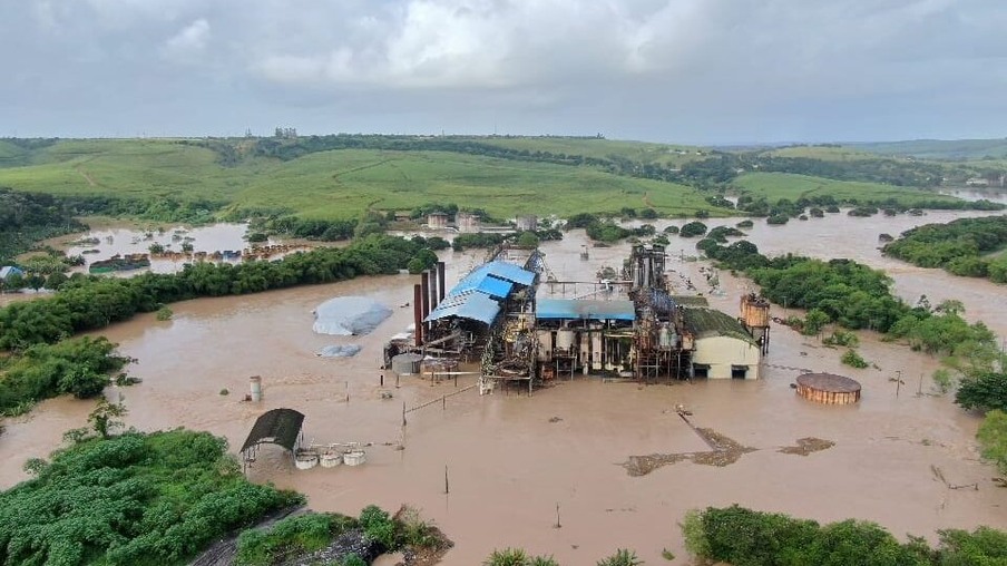 Chuvas inundam usinas e provocam prejuízos em Alagoas e Pernambuco