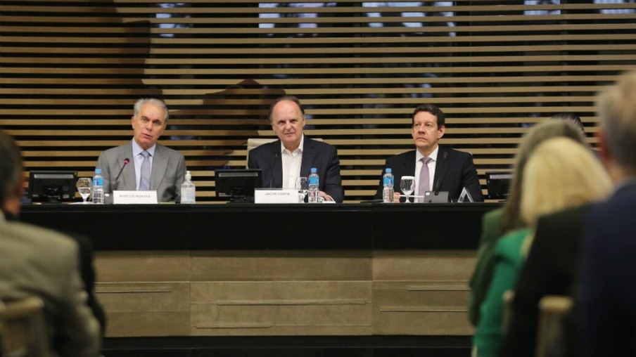 Ministro Marcos Montes, Jacyr Costa e  Bruno Gomes (Divulgação Fiesp)