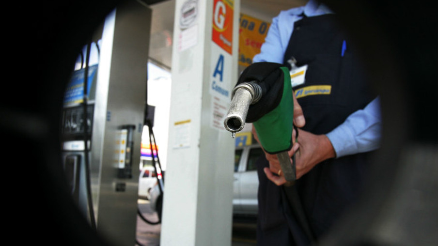 Etanol e diesel puxam alta de 5% na venda de combustíveis em 2013