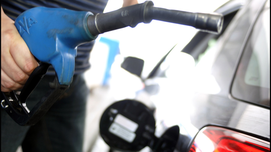 Governo prepara reajuste da gasolina  
