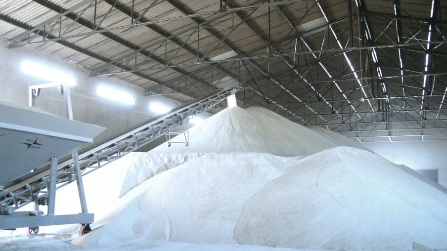 Importação de açúcar da China dobra em março na comparação anual