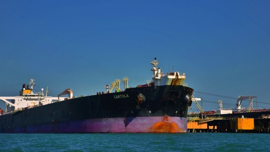 Cai o total de navios para embarque de açúcar nos portos brasileiros