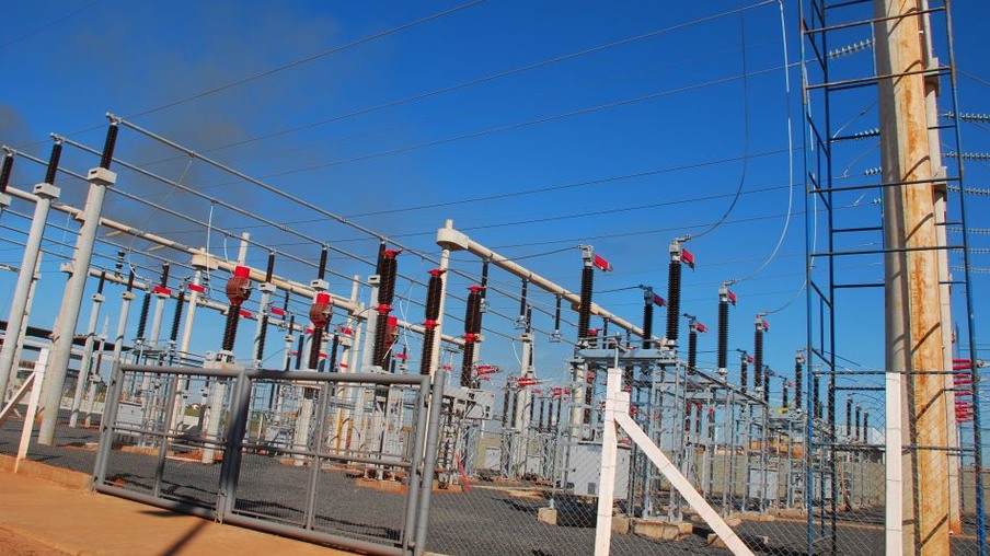 Elétricas ganham prazo para pagar R$ 1,3 bi  