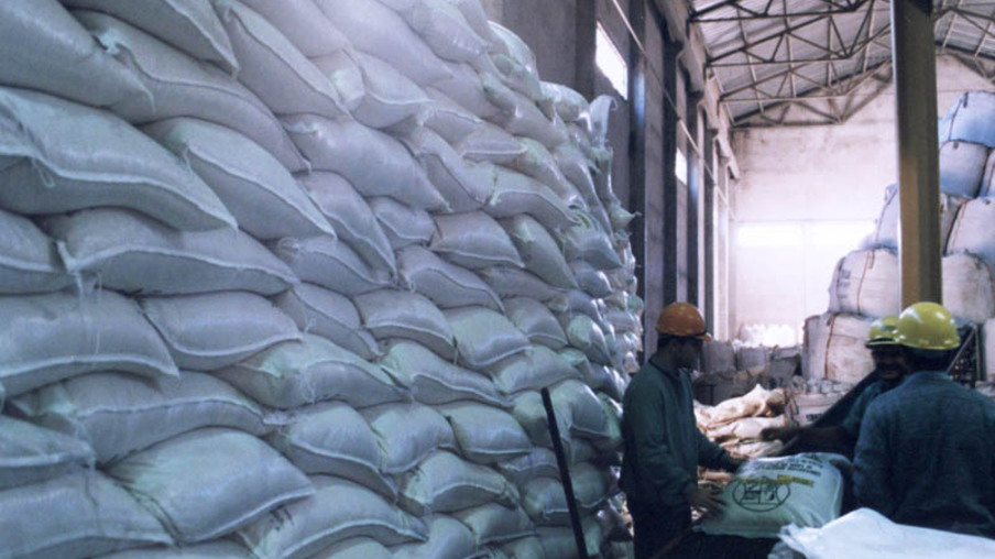 Kingsman reduz a estimativa de produção de açúcar no Centro-Sul do Brasil