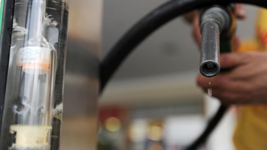 Governo aumentará mistura do etanol na gasolina em 27%
