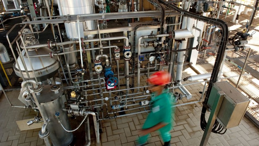 Usina de cana Barralcool avalia retomada de produção de biodiesel
