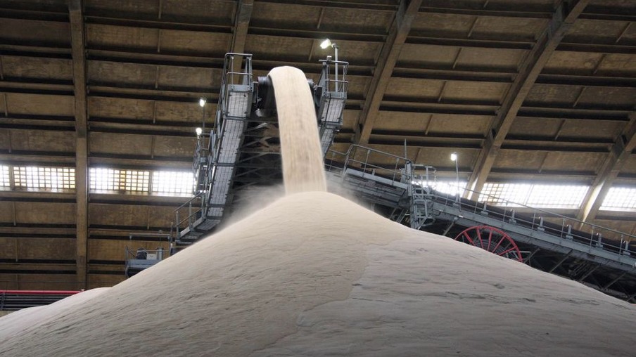 CMN autoriza produtores de açúcar a contratar crédito para armazenagem