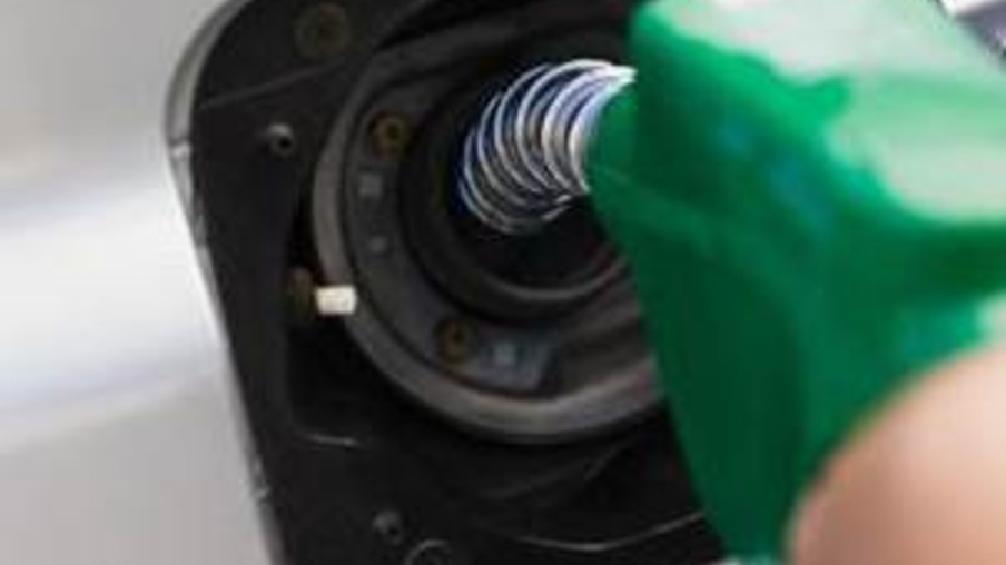 Relação etanol-gasolina cai a 65,18% em São Paulo, diz Fipe