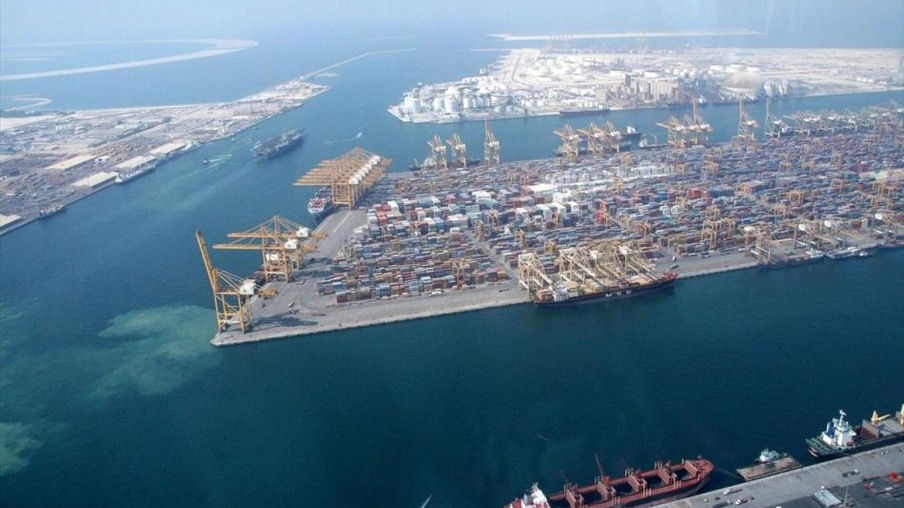 Dubai recebe mega cargueiro de açúcar do Brasil
