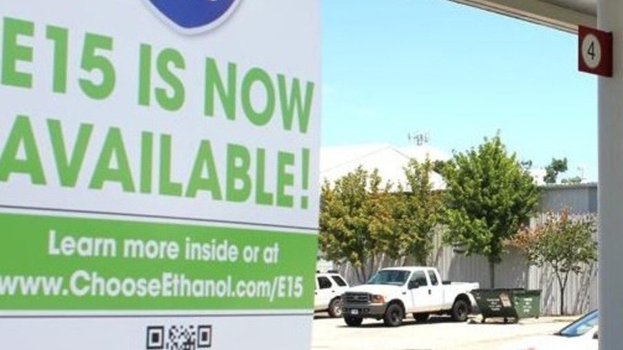 Etanol faz EUA importar menos 512 mi de barris de óleo