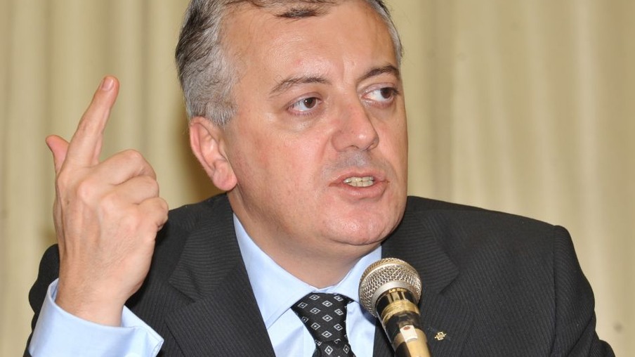 Aldemir Bendine, do Banco do Brasil é o novo presidente da Petrobras