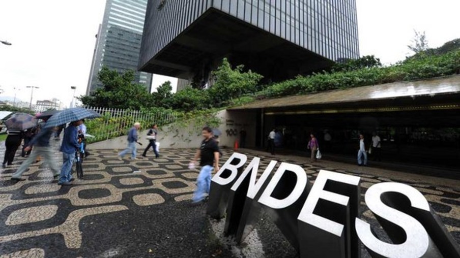 BNDES desembolsa R$ 136 bilhões em 2015