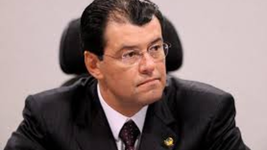 Eduardo Braga prevê leilões da 13ª rodada de petróleo para o segundo semestre