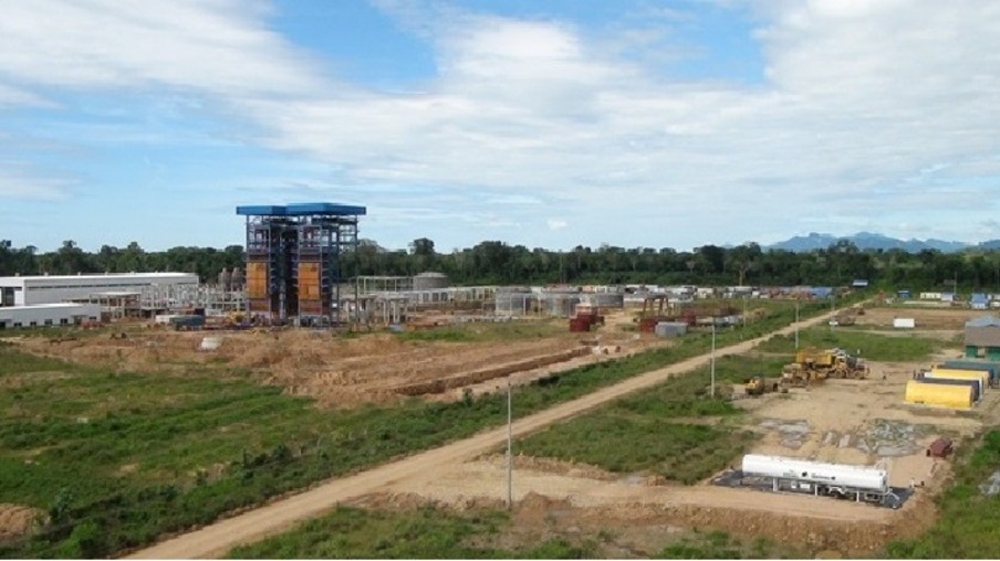 Usina da Easba em fase de construção na Bolívia 