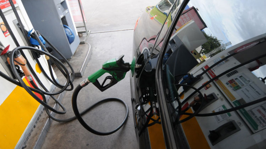Menor preço favorece etanol nos postos do país