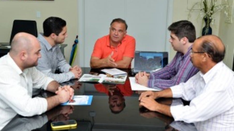 Técnicos do Governo de Roraima discutem projeto da miniusina 