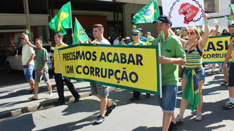 Produtores de cana em Piracicaba (SP) reivindicam recursos para setor em protesto