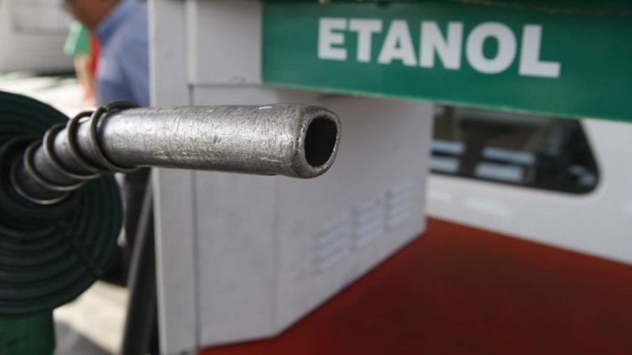 Eficiência do etanol pode chegar a 75,4% em relação à gasolina, aponta estudo