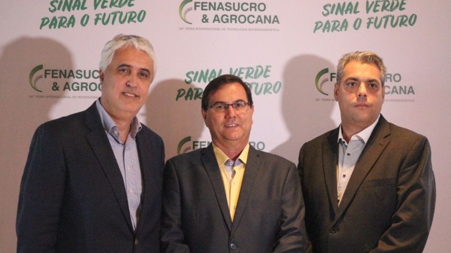 Da esquerda para a direita: Paulo Octávio de Almeida, vice-presidente da Reed; Aparecido Luiz, presidente do CEISE Br; e Paulo Montabone, gerente de produto da Reed (Foto: Divulgação)