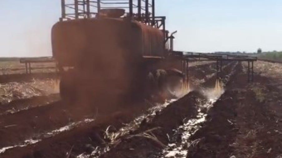 Vídeo de técnico da Biosev mostra irrigação localizada