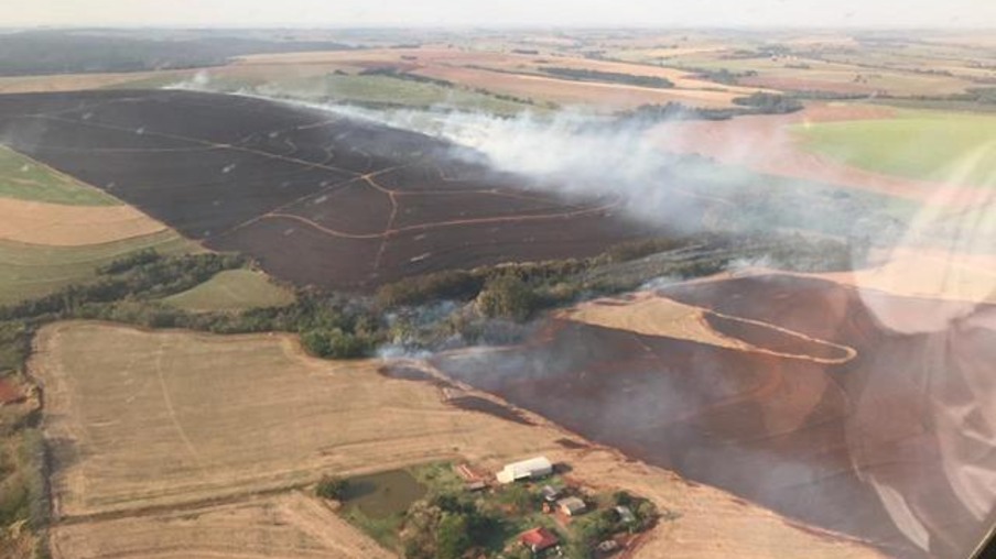 Fogo destrói mais de 85 hectares de canaviais