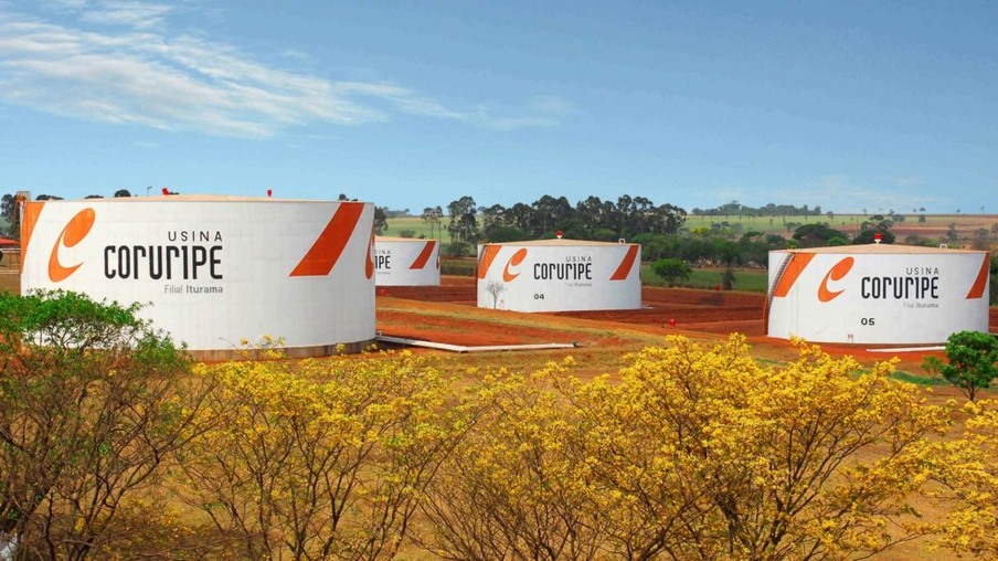 Tanques de armazenagem de etanol em Iturama (MG) (Foto: Divulgação) 