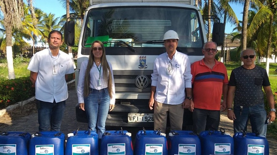 Colaboradores da Agroindustrial Tabu entregam primeiro lote de álcool 70% aos hospitais públicos