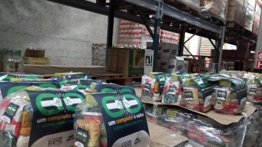 Usinas da Paraíba entregam cestas básicas para famílias carentes 