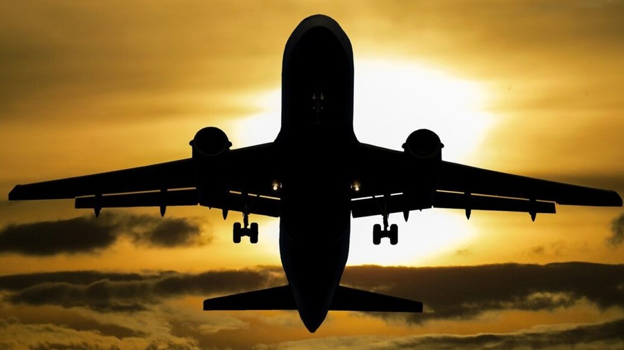 Governo Federal inicia semana de privatizações com leilão de 22 aeroportos