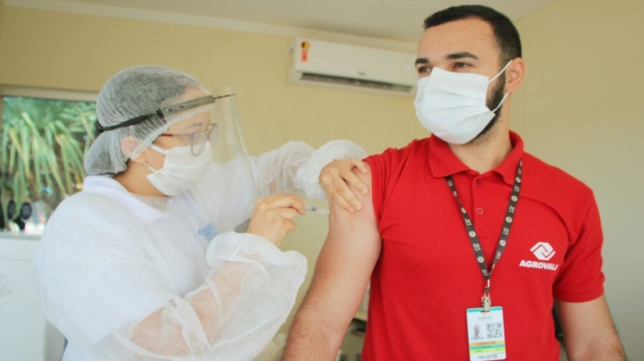 Agrovale vacina funcionários gratuitamente contra a gripe H1N1