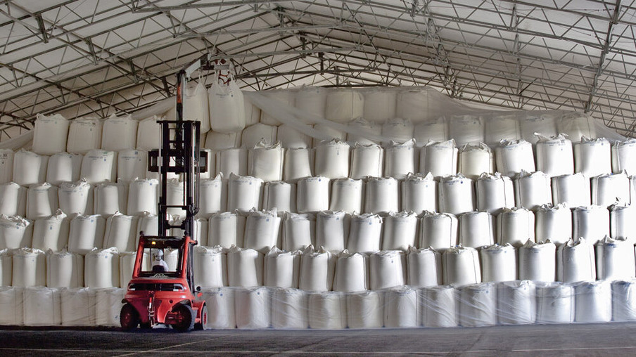 Sacas de açúcar branco produzidas na Zilor (Crédito: Divulgação Zilor)