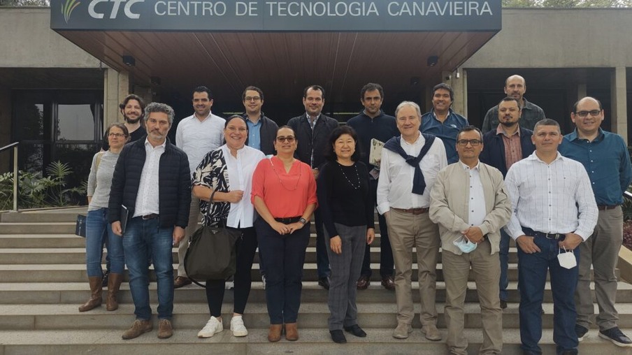 Delegação da UNALA visita o CTC para conhecer inovações da cana
