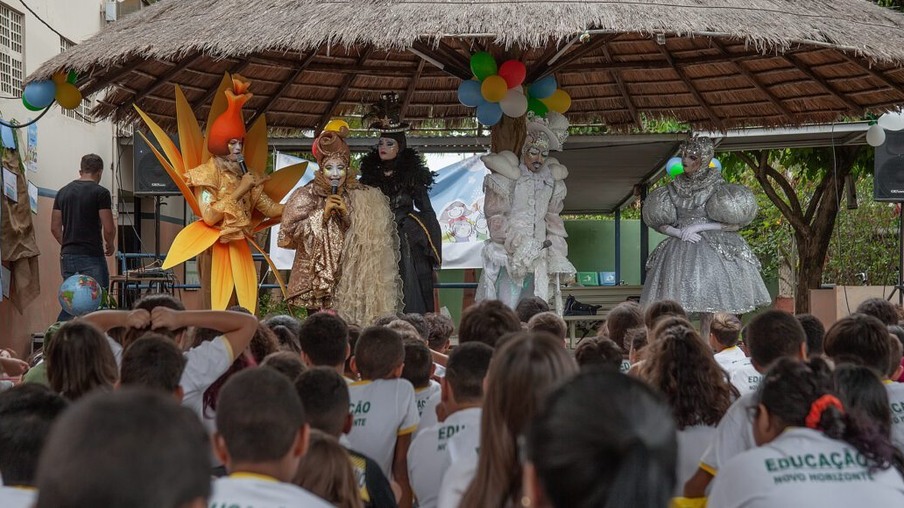 Projeto cultural patrocinado pela Usina Estiva leva contação de histórias para alunos de Novo Horizonte