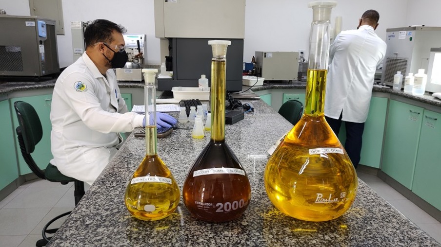 Laboratorio de controle de qualidade da usina de biodiesel Granol (divulgação|)