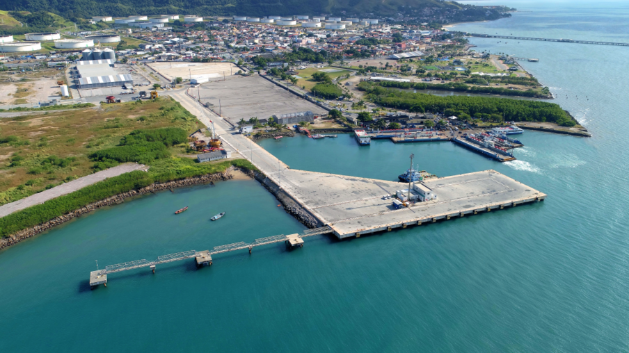 Porto de São Sebastião realiza operação inédita de exportação de açúcar a granel