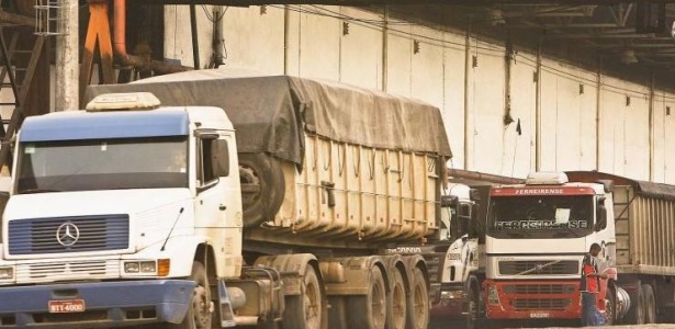 Um em cada 4 caminhões de cana usa lona para evitar acidentes