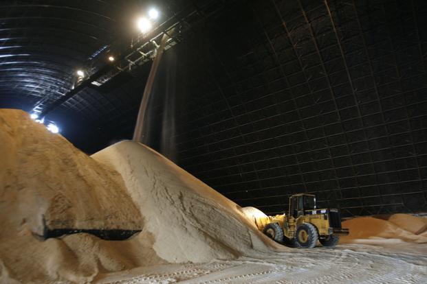 Exportações diminuem estoques de açúcar na Índia