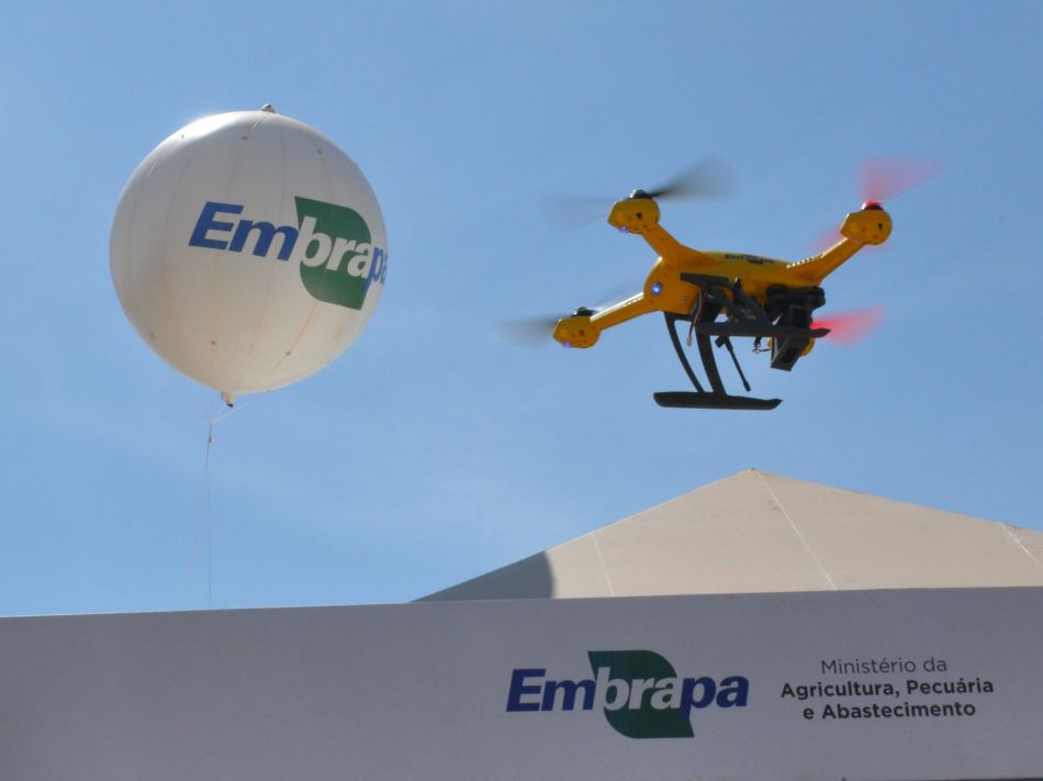 Drones monitoram a lavoura e a Agrishow