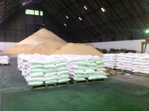 Sacks_of_raw_sugar_in_the_Philippines
