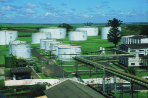 O financiamento do BNDES visa estocar etanol para a entressafra 