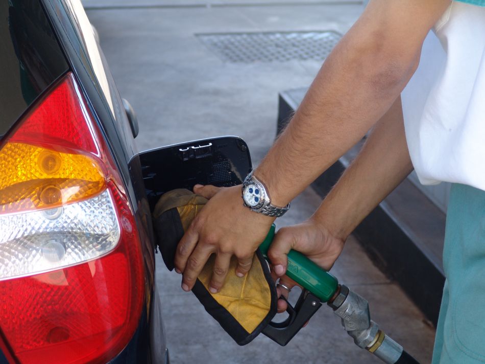 Etanol sobe mais que gasolina e diesel no início de 2015
