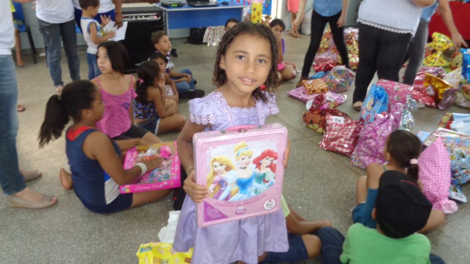Usina São Fernando distribui brinquedos para 61 crianças
