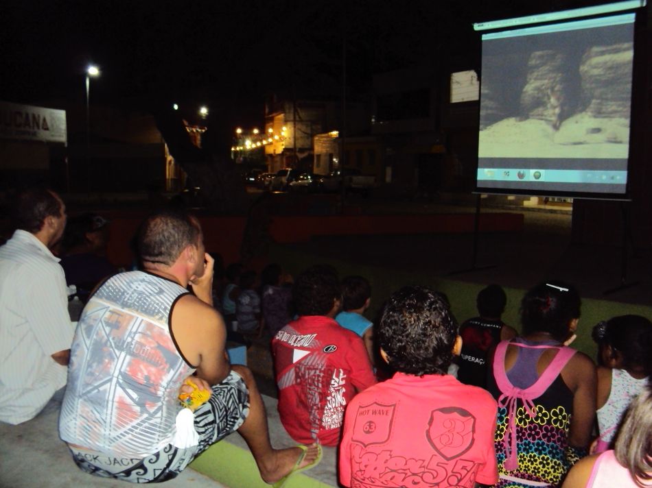 Usina de Alagoas comemora final de ano com reflorestamento e cinema 