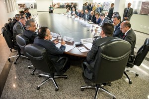 Governadores na reunião de quinta em Goiânia: apoio ao setor 